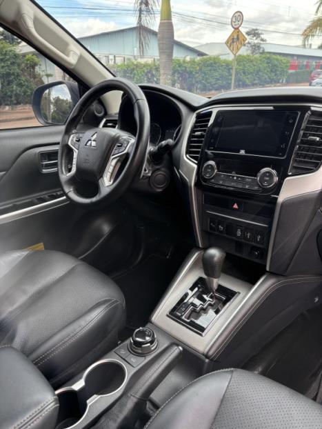 MITSUBISHI L 200 Triton 2.4 16V SPORT HPE-S 4X4 CABINE DUPLA TURBO DIESEL AUTOM�TICO, Foto 2