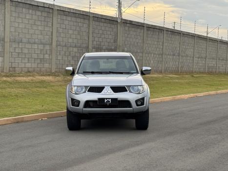 MITSUBISHI L 200 Triton 3.2 16V HPE 4X4 CABINE DUPLA TURBO DIESEL INTERCOOLER AUTOM�TICO, Foto 2