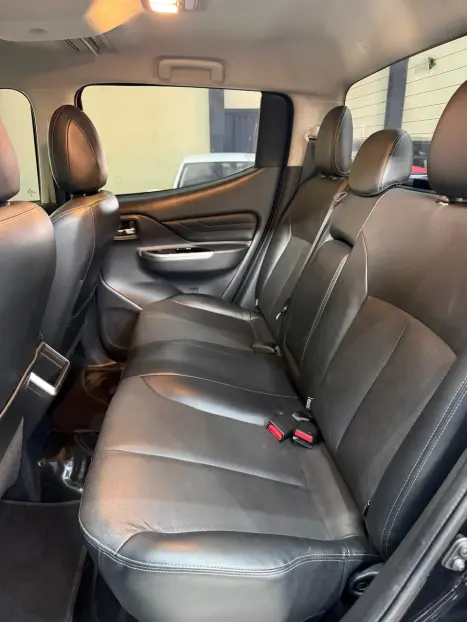 MITSUBISHI L 200 Triton 2.4 16V SPORT HPE-S 4X4 CABINE DUPLA TURBO DIESEL AUTOM�TICO, Foto 10