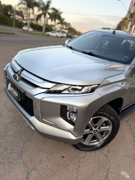 MITSUBISHI L 200 Triton 2.4 16V SPORT HPE 4X4 CABINE DUPLA TURBO DIESEL AUTOM�TICO, Foto 2