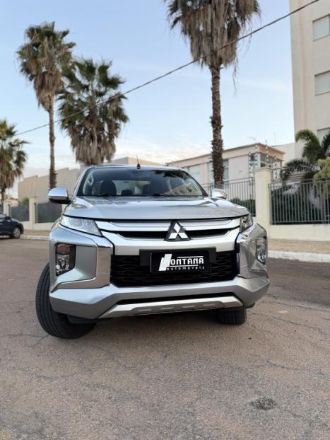 MITSUBISHI L 200 Triton 2.4 16V SPORT HPE 4X4 CABINE DUPLA TURBO DIESEL AUTOM�TICO, Foto 3