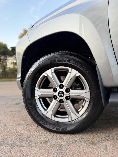 MITSUBISHI L 200 Triton 2.4 16V SPORT HPE 4X4 CABINE DUPLA TURBO DIESEL AUTOM�TICO, Foto 7