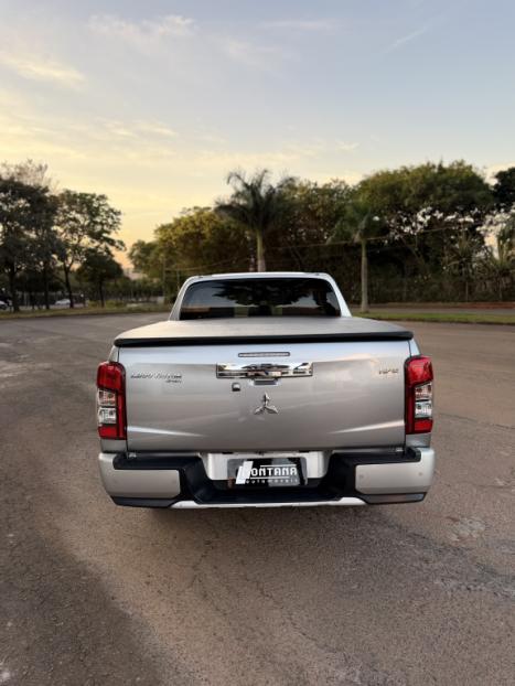 MITSUBISHI L 200 Triton 2.4 16V SPORT HPE 4X4 CABINE DUPLA TURBO DIESEL AUTOM�TICO, Foto 8