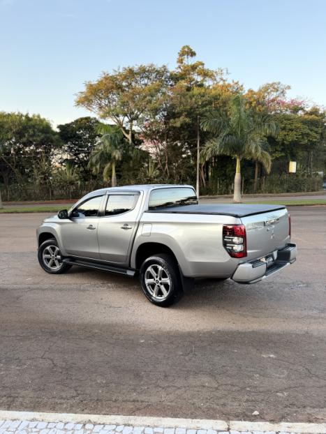 MITSUBISHI L 200 Triton 2.4 16V SPORT HPE 4X4 CABINE DUPLA TURBO DIESEL AUTOM�TICO, Foto 10