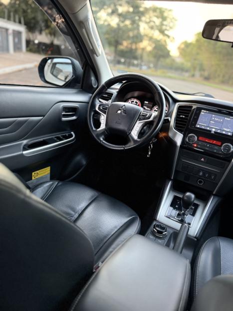 MITSUBISHI L 200 Triton 2.4 16V SPORT HPE 4X4 CABINE DUPLA TURBO DIESEL AUTOM�TICO, Foto 17