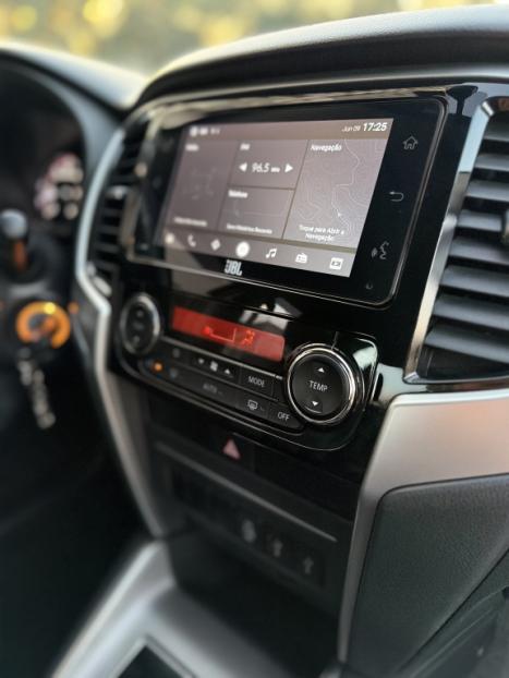 MITSUBISHI L 200 Triton 2.4 16V SPORT HPE 4X4 CABINE DUPLA TURBO DIESEL AUTOM�TICO, Foto 18