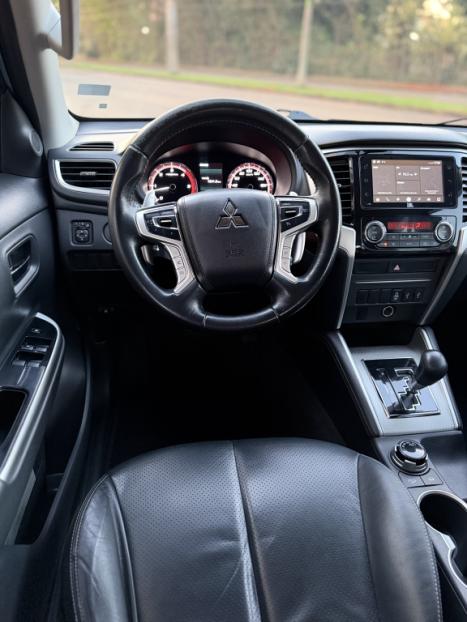 MITSUBISHI L 200 Triton 2.4 16V SPORT HPE 4X4 CABINE DUPLA TURBO DIESEL AUTOM�TICO, Foto 23