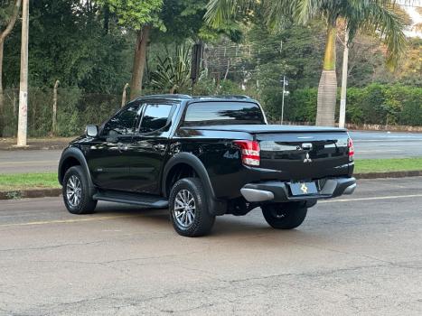 MITSUBISHI L 200 Triton 2.4 16V OUTDOOR HPE-S 4X4 CABINE DUPLA TURBO DIESEL AUTOM�TICO, Foto 6