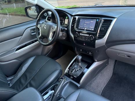 MITSUBISHI L 200 Triton 2.4 16V OUTDOOR HPE-S 4X4 CABINE DUPLA TURBO DIESEL AUTOM�TICO, Foto 11