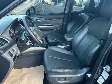 MITSUBISHI L 200 Triton 2.4 16V OUTDOOR HPE-S 4X4 CABINE DUPLA TURBO DIESEL AUTOM�TICO, Foto 14
