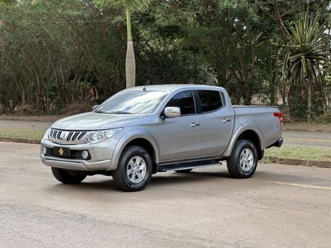MITSUBISHI L 200 Triton 2.4 16V SPORT HPE 4X4 CABINE DUPLA TURBO DIESEL AUTOM�TICO, Foto 5