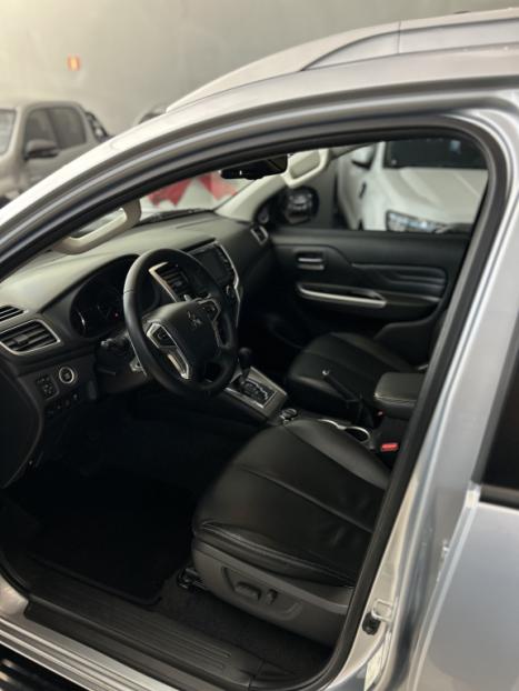 MITSUBISHI L 200 Triton 2.4 16V SPORT HPE-S 4X4 CABINE DUPLA TURBO DIESEL AUTOM�TICO, Foto 7