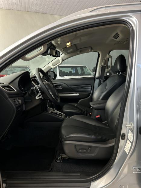 MITSUBISHI L 200 Triton 2.4 16V SPORT HPE-S 4X4 CABINE DUPLA TURBO DIESEL AUTOM�TICO, Foto 8