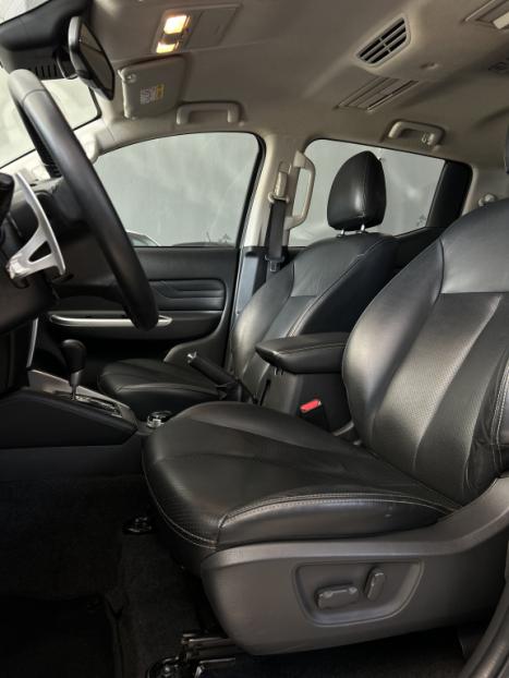 MITSUBISHI L 200 Triton 2.4 16V SPORT HPE-S 4X4 CABINE DUPLA TURBO DIESEL AUTOM�TICO, Foto 9