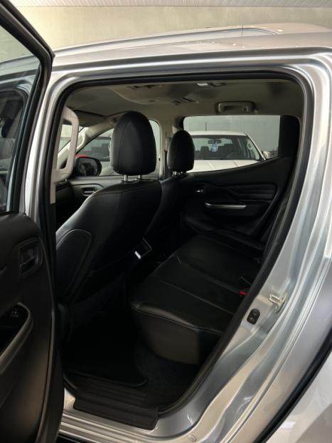 MITSUBISHI L 200 Triton 2.4 16V SPORT HPE-S 4X4 CABINE DUPLA TURBO DIESEL AUTOM�TICO, Foto 10