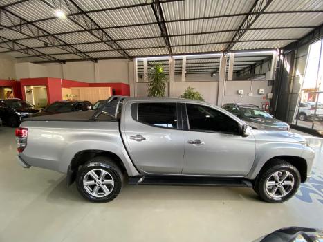 MITSUBISHI L 200 Triton 2.4 16V SPORT HPE 4X4 CABINE DUPLA TURBO DIESEL AUTOM�TICO, Foto 4