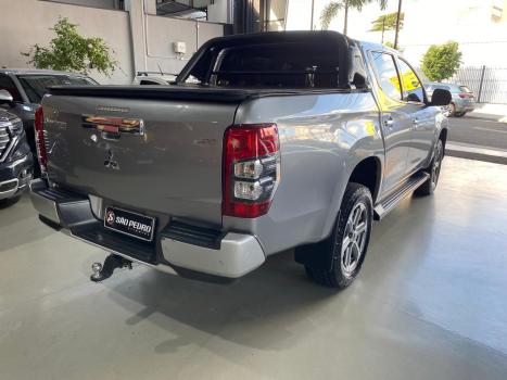 MITSUBISHI L 200 Triton 2.4 16V SPORT HPE 4X4 CABINE DUPLA TURBO DIESEL AUTOM�TICO, Foto 6