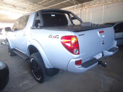 MITSUBISHI L 200 Triton 3.2 16V HPE 4X4 CABINE DUPLA TURBO DIESEL INTERCOOLER AUTOM�TICO, Foto 2
