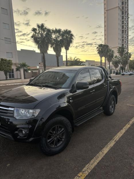 MITSUBISHI L 200 Triton 3.2 16V HPE 4X4 CABINE DUPLA TURBO DIESEL INTERCOOLER, Foto 2