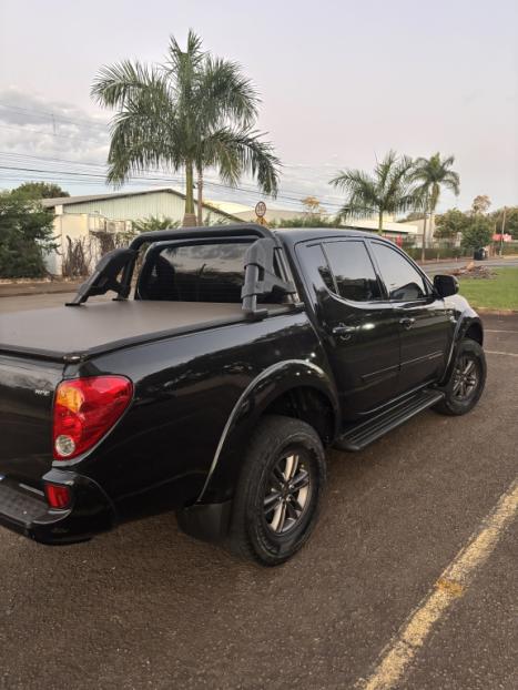 MITSUBISHI L 200 Triton 3.2 16V HPE 4X4 CABINE DUPLA TURBO DIESEL INTERCOOLER, Foto 4