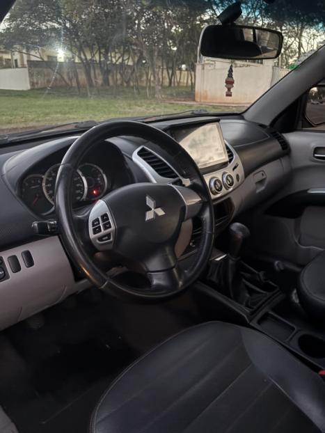 MITSUBISHI L 200 Triton 3.2 16V HPE 4X4 CABINE DUPLA TURBO DIESEL INTERCOOLER, Foto 5