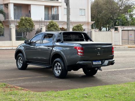 MITSUBISHI L 200 Triton 2.4 16V SPORT HPE 4X4 CABINE DUPLA TURBO DIESEL AUTOM�TICO, Foto 5
