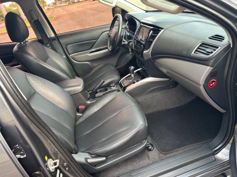 MITSUBISHI L 200 Triton 2.4 16V SPORT HPE 4X4 CABINE DUPLA TURBO DIESEL AUTOM�TICO, Foto 9