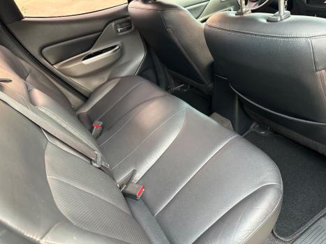 MITSUBISHI L 200 Triton 2.4 16V SPORT HPE 4X4 CABINE DUPLA TURBO DIESEL AUTOM�TICO, Foto 10