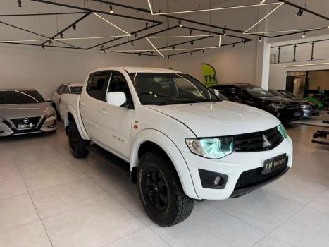 MITSUBISHI L 200 Triton 2.4 16V FLEX HLS CABINE DUPLA, Foto 2