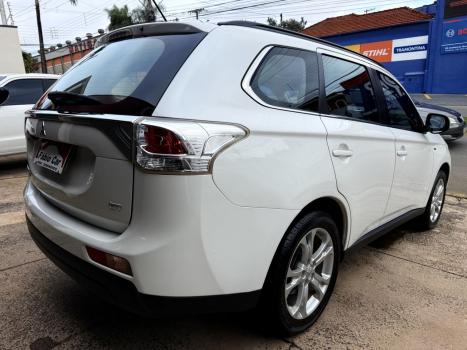 MITSUBISHI Outlander 3.0 V6 24V 4P GT 4X4 AUTOM�TICO, Foto 3