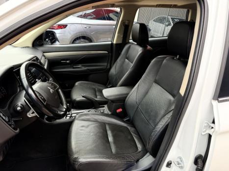 MITSUBISHI Outlander 3.0 V6 24V 4P GT 4X4 AUTOM�TICO, Foto 7