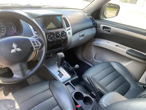 MITSUBISHI Pajero 3.2 16V 4P 4X4 TURBO DIESEL INTERCOOLER AUTOM�TICO, Foto 6