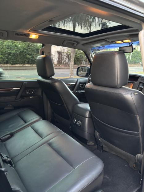 MITSUBISHI Pajero Full 3.2 16V 4P HPE 4X4 TURBO DIESEL AUTOM�TICO, Foto 4