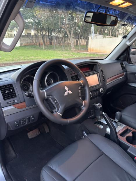 MITSUBISHI Pajero Full 3.2 16V 4P HPE 4X4 TURBO DIESEL AUTOM�TICO, Foto 5