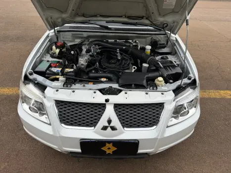 MITSUBISHI Pajero TR4 2.0 16V 4P FLEX AUTOMÁTICO, Foto 3 MITSUBISHI Pajero TR4 2.0 16V 4P FLEX AUTOMÁTICO, Foto 3