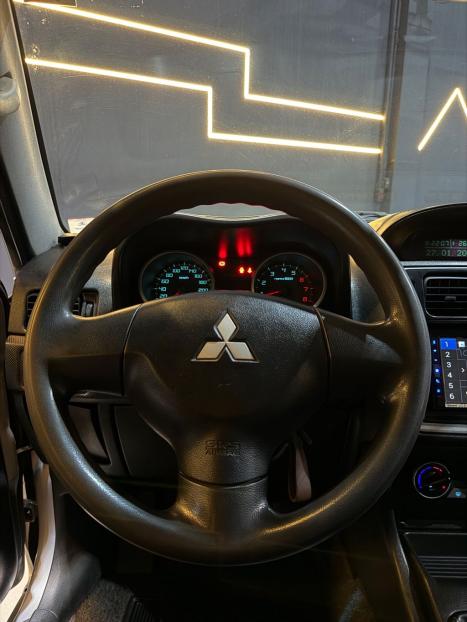 MITSUBISHI Pajero TR4 2.0 16V 4P 4X4 AUTOM�TICO, Foto 5