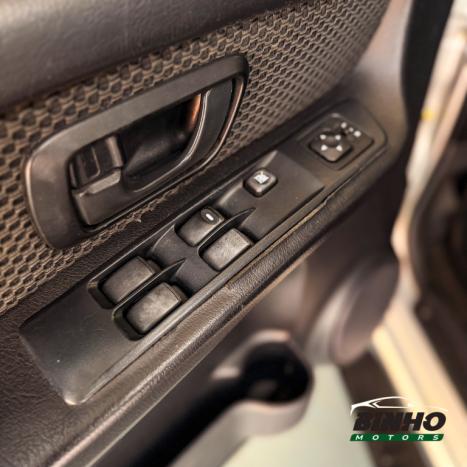 MITSUBISHI Pajero TR4 2.0 16V 4P 4X4 FLEX AUTOM�TICO, Foto 9