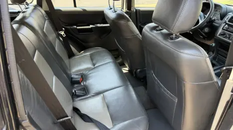 MITSUBISHI Pajero TR4 2.0 16V 4P 4X4, Foto 2