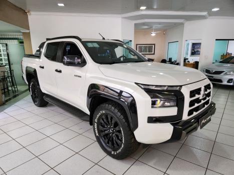 MITSUBISHI Triton 2.4 KATANA BITURBO DIESEL CABINE DUPLA 4X4 AUTOMTICO, Foto 3