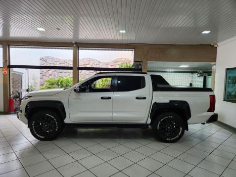 MITSUBISHI Triton 2.4 KATANA BITURBO DIESEL CABINE DUPLA 4X4 AUTOMTICO, Foto 4