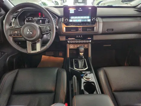 MITSUBISHI Triton 2.4 KATANA BITURBO DIESEL CABINE DUPLA 4X4 AUTOMTICO, Foto 7