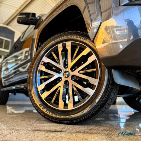 MITSUBISHI Triton 2.4 KATANA SR80 HPE BITURBO DIESEL CABINE DUPLA 4X4 AUTOMTICO, Foto 8