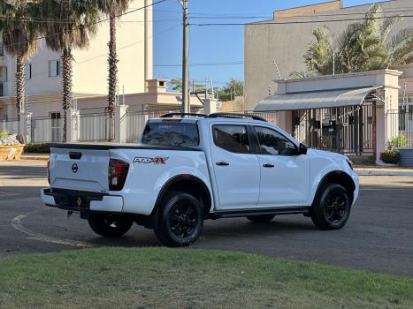NISSAN Frontier 2.3 16V PRO4X CABINE DUPLA 4X4 BI-TURBO DIESEL AUTOMTICO, Foto 4