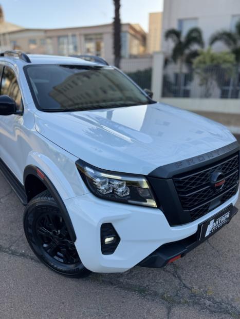 NISSAN Frontier 2.3 16V PRO4X CABINE DUPLA 4X4 BI-TURBO DIESEL AUTOMTICO, Foto 3