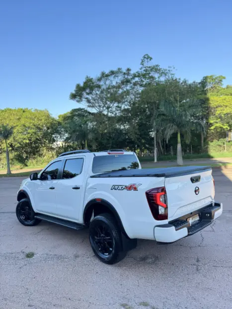 NISSAN Frontier 2.3 16V PRO4X CABINE DUPLA 4X4 BI-TURBO DIESEL AUTOMTICO, Foto 11