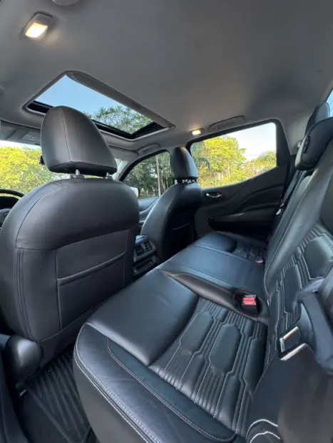 NISSAN Frontier 2.3 16V PRO4X CABINE DUPLA 4X4 BI-TURBO DIESEL AUTOMTICO, Foto 17