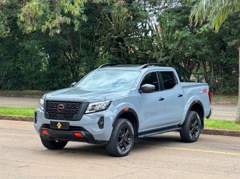 NISSAN Frontier 2.3 16V PRO4X CABINE DUPLA 4X4 BI-TURBO DIESEL AUTOM�TICO, Foto 3