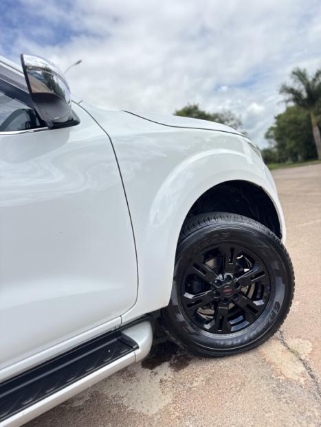 NISSAN Frontier 2.3 16V LE 4X4 CABINE DUPLA BI-TURBO DIESEL AUTOM�TICO, Foto 4