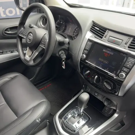 NISSAN Frontier 2.3 ATTACK CABINE DUPLA 4X4 BI-TURBO DIESEL AUTOM�TICO, Foto 14