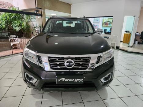 NISSAN Frontier 2.3 16V XE 4X4 CABINE DUPLA BI-TURBO DIESEL AUTOM�TICO, Foto 2